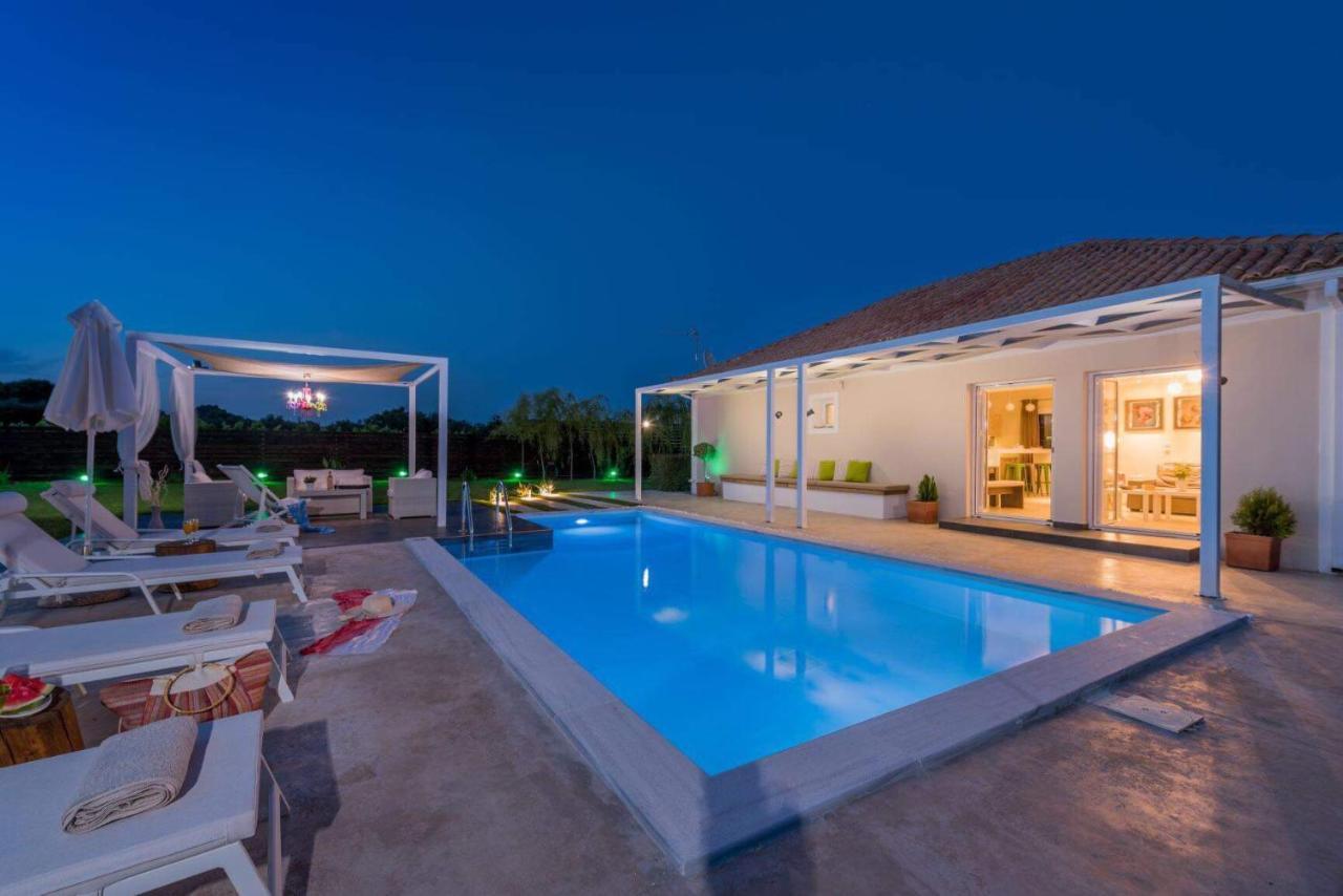Madini Luxury Villa With Private Heated Pool Vanato Buitenkant foto
